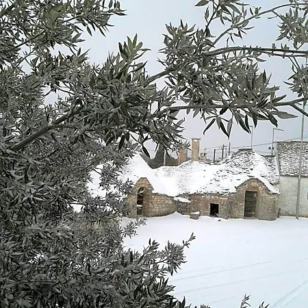 Trulli Selva E Natura Gio'.ele Bed and Breakfast 4*