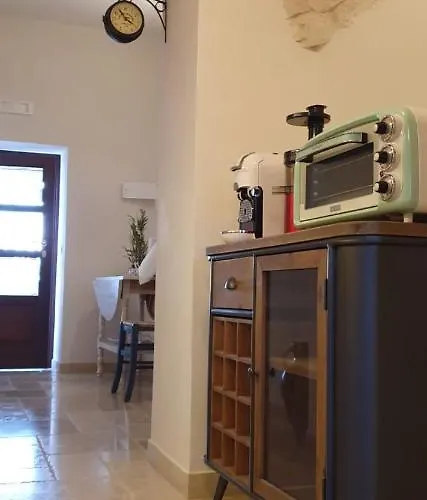 Trulli Selva E Natura Gio'.ele Oda ve Kahvaltı 4*